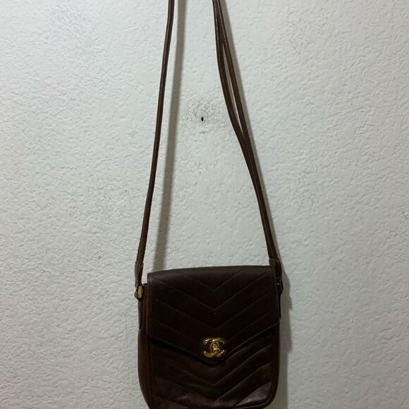 Chanel Vintage CC Turnlock Crossbody Bag Envelope Flap Chevron Lambskin… - Picture 3 of 16